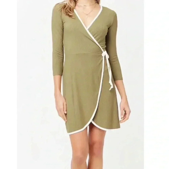 🆕Forever21  Olive& White Color Block Wrap Dress S🆕 - Picture 2 of 11
